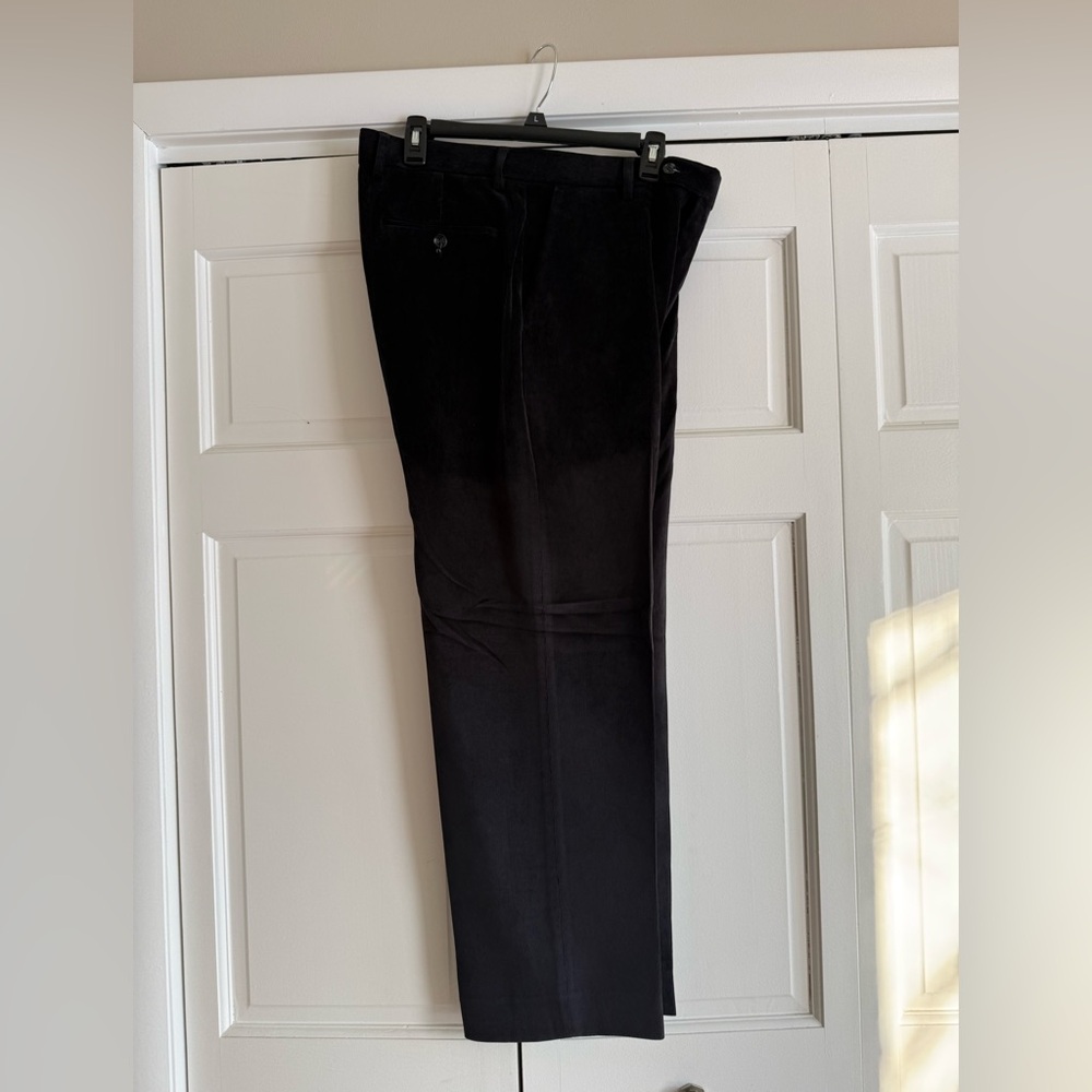 Enro- Super soft black corduroy pants- 34/30